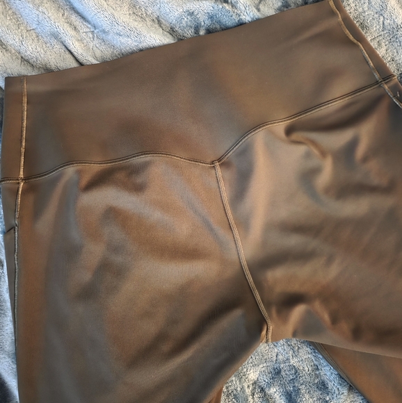 Nike Green High-Waisted Leggings - Picture 3 of 5